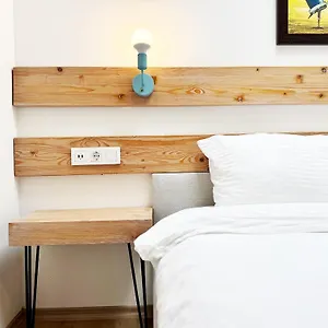 Bed & Breakfast Vineyard - Over 14 Years Old Only **
